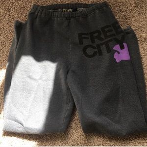 Free city sweatpants small